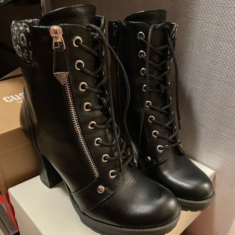 Guess Black Boots with logo size 8